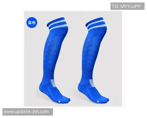 踢足球时选择合适袜子的重要性及其对运动表现的影响分析